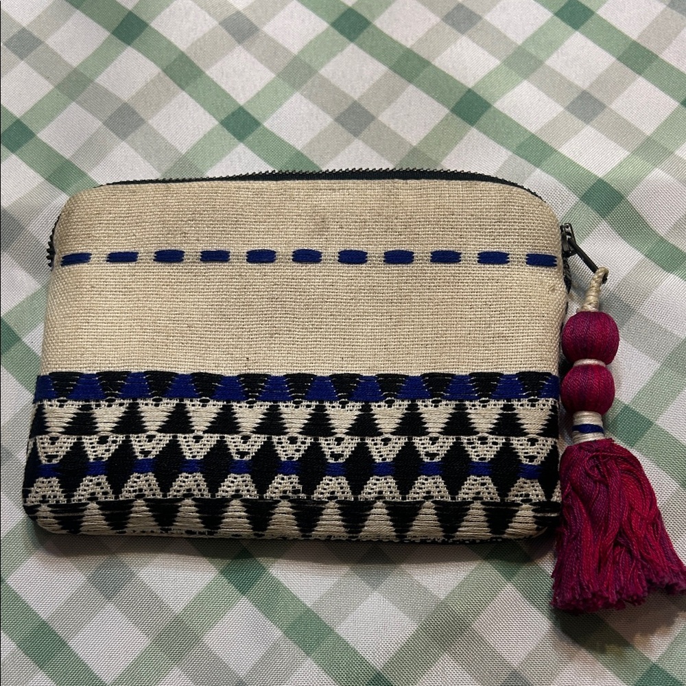 Mercado Global Artisan crafted handwoven Zip Pouch Cream, Blue & Magenta Tassel
